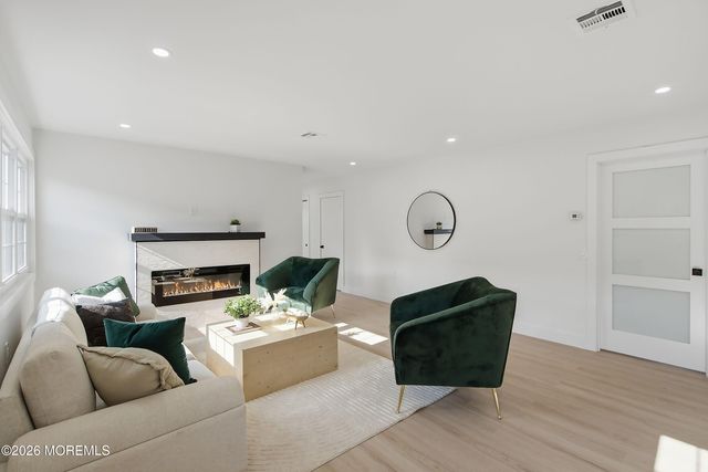 4 Pebble Beach Court, Toms River, NJ 08757
