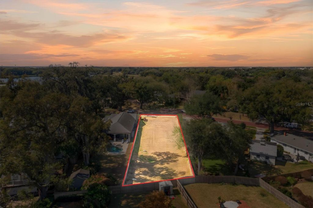 Image 2 of property listing at 919 ELLWOOD AVENUE, Orlando, FL 32804