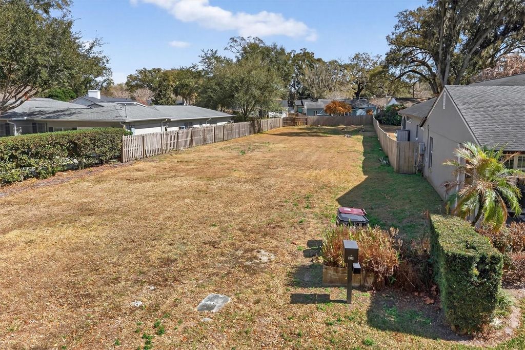 Image 8 of property listing at 919 ELLWOOD AVENUE, Orlando, FL 32804