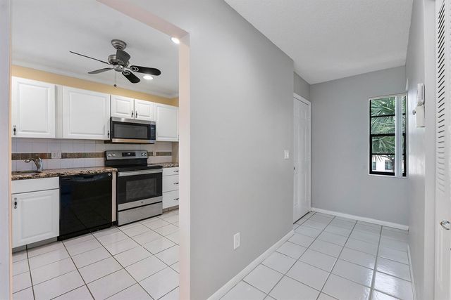 21852 Arriba 6-h, Boca Raton, FL 33433