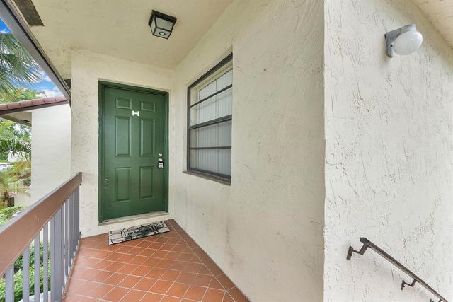 21852 Arriba 6-h, Boca Raton, FL 33433
