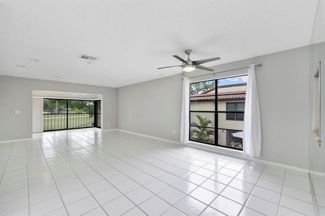 21852 Arriba 6-h, Boca Raton, FL 33433