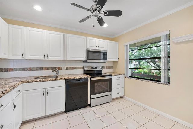 21852 Arriba 6-h, Boca Raton, FL 33433