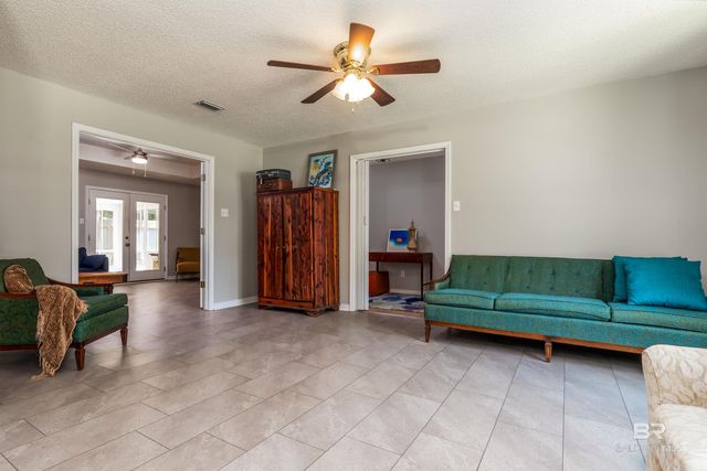 306 Apalache Avenue, Dauphin Island, AL 36528