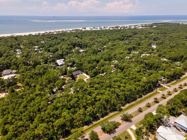 306 Apalache Avenue, Dauphin Island, AL 36528