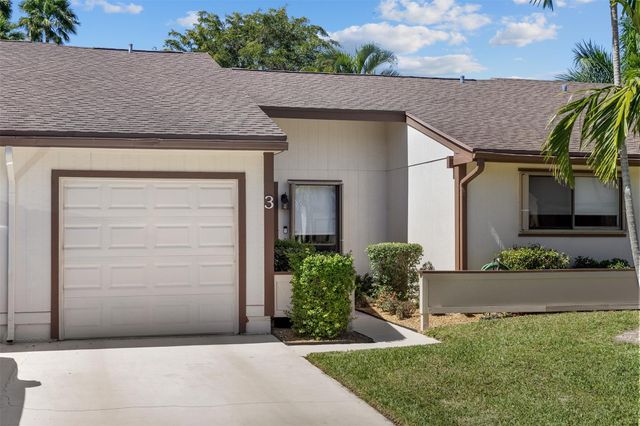 3 Camden Lane, Boynton Beach, FL 33426