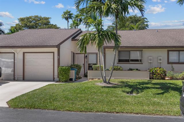 3 Camden Lane, Boynton Beach, FL 33426