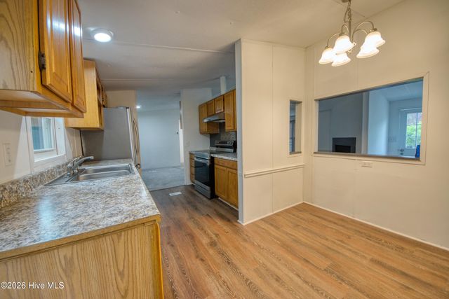 566 Dark Oak Street SW, Shallotte, NC 28470