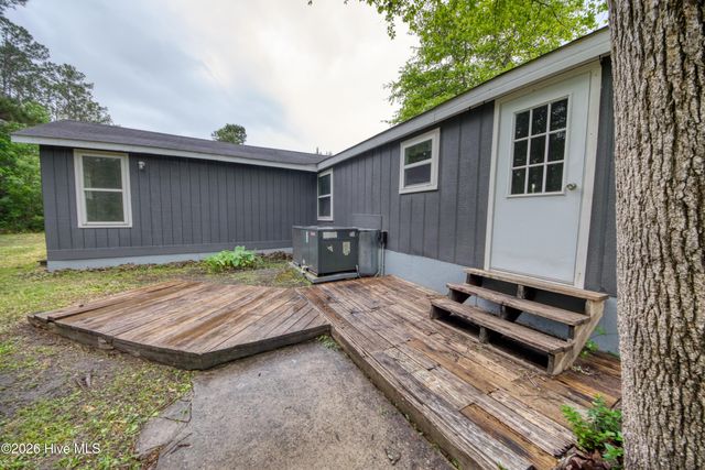 566 Dark Oak Street SW, Shallotte, NC 28470