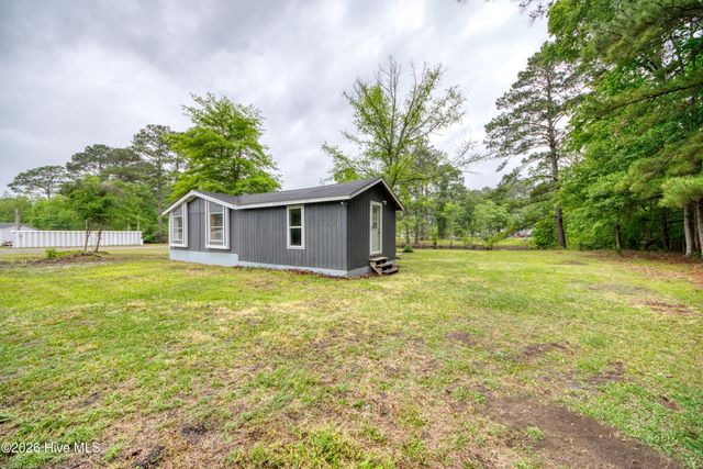 566 Dark Oak Street SW, Shallotte, NC 28470