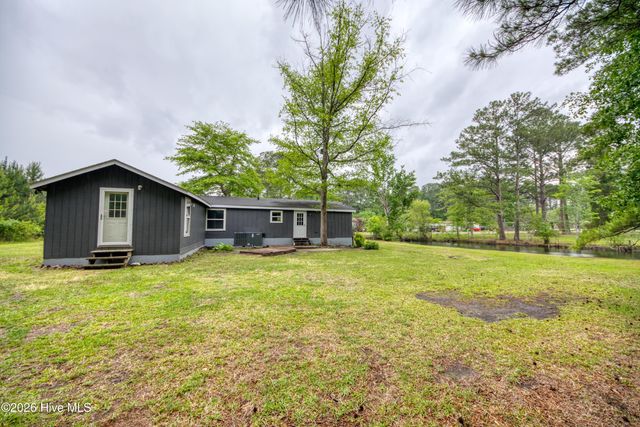 566 Dark Oak Street SW, Shallotte, NC 28470
