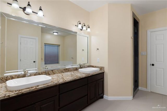 905 Villa Del Prado, Donna, TX 78537