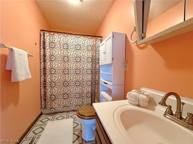902 19th Street, Vienna, WV 26105