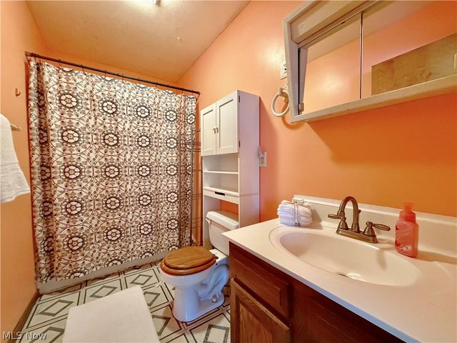 902 19th Street, Vienna, WV 26105