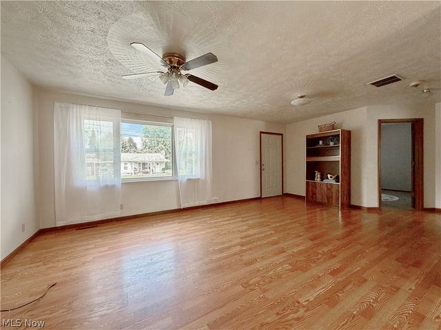 902 19th Street, Vienna, WV 26105
