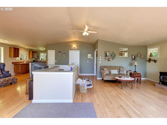 9320 Nehalem Rd, Manzanita, OR 97130