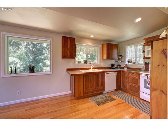 9320 Nehalem Rd, Manzanita, OR 97130