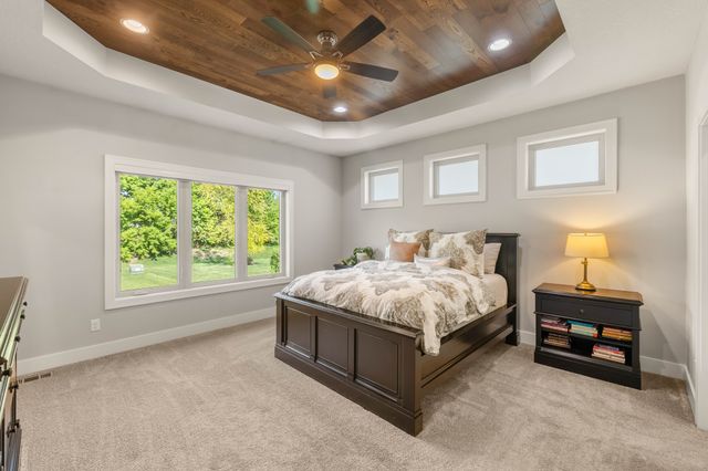 7906 NW 104th Court, Johnston, IA 50131