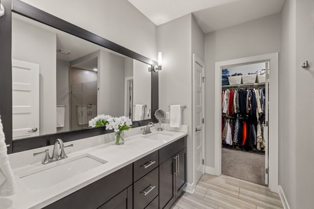 7906 NW 104th Court, Johnston, IA 50131