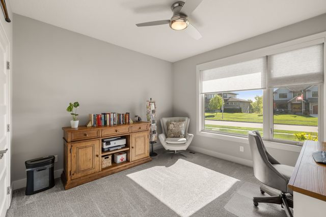 7906 NW 104th Court, Johnston, IA 50131