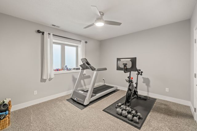 7906 NW 104th Court, Johnston, IA 50131