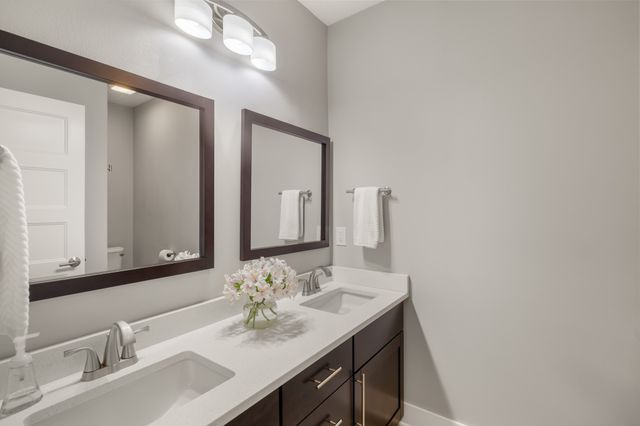 7906 NW 104th Court, Johnston, IA 50131