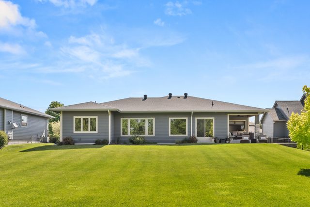 7906 NW 104th Court, Johnston, IA 50131