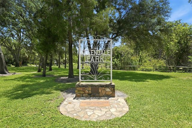 646 38TH AVENUE N, St Petersburg, FL 33704