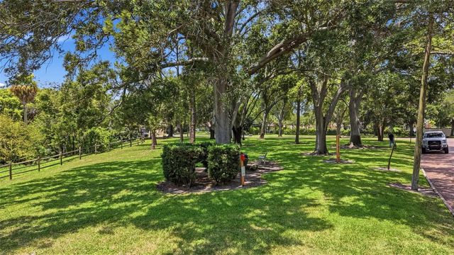 646 38TH AVENUE N, St Petersburg, FL 33704