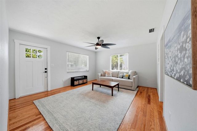646 38TH AVENUE N, St Petersburg, FL 33704