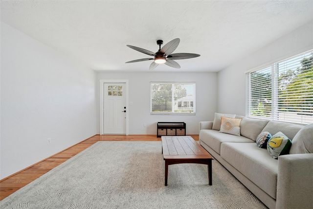 646 38TH AVENUE N, St Petersburg, FL 33704