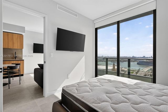 121 NE 5th St 3313, Miami, FL 33132