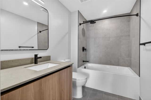 121 NE 5th St 3313, Miami, FL 33132