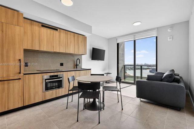 121 NE 5th St 3313, Miami, FL 33132