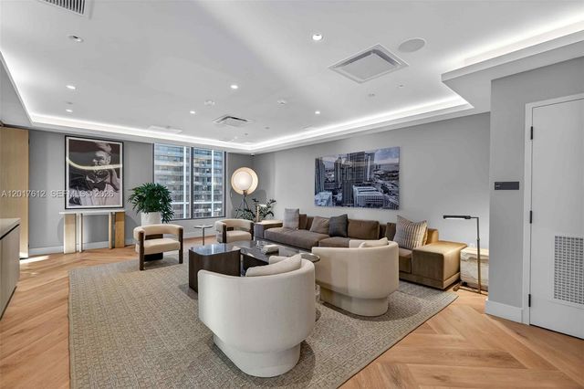 121 NE 5th St 3313, Miami, FL 33132