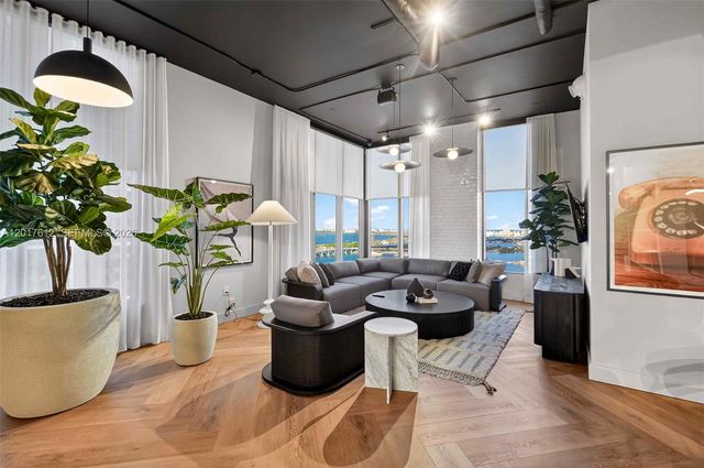121 NE 5th St 3313, Miami, FL 33132