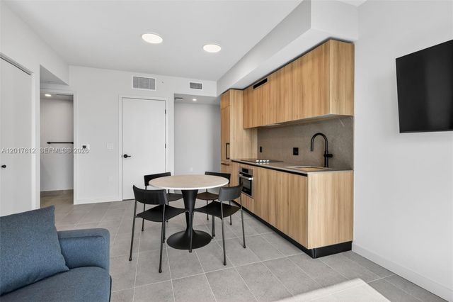 121 NE 5th St 3313, Miami, FL 33132
