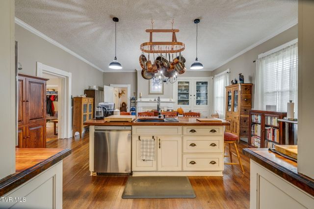 215 South Irish Street, Greeneville, TN 37743