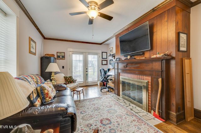 215 South Irish Street, Greeneville, TN 37743
