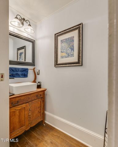 215 South Irish Street, Greeneville, TN 37743