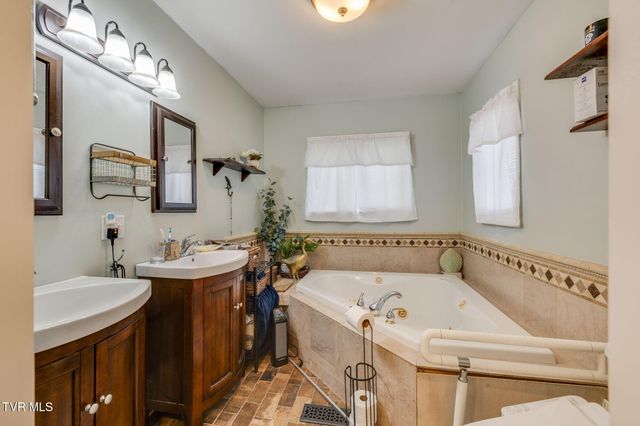 215 South Irish Street, Greeneville, TN 37743