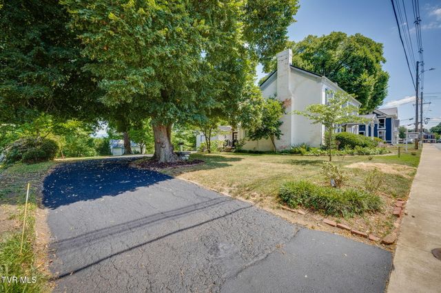 215 South Irish Street, Greeneville, TN 37743