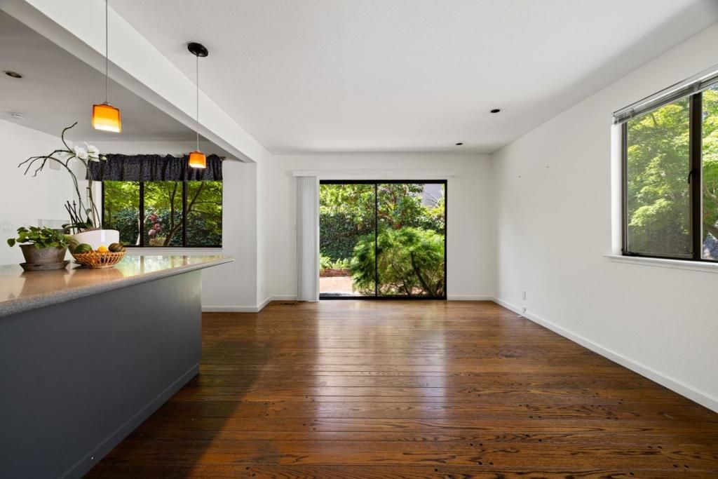 Image 11 of property listing at 225 Coleridge Avenue, Palo Alto, CA 94301