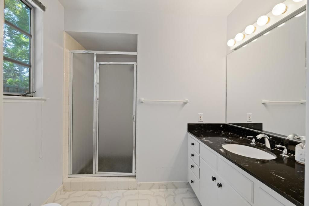 Image 16 of property listing at 225 Coleridge Avenue, Palo Alto, CA 94301