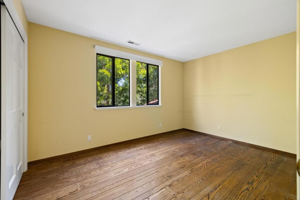 Image 20 of property listing at 225 Coleridge Avenue, Palo Alto, CA 94301