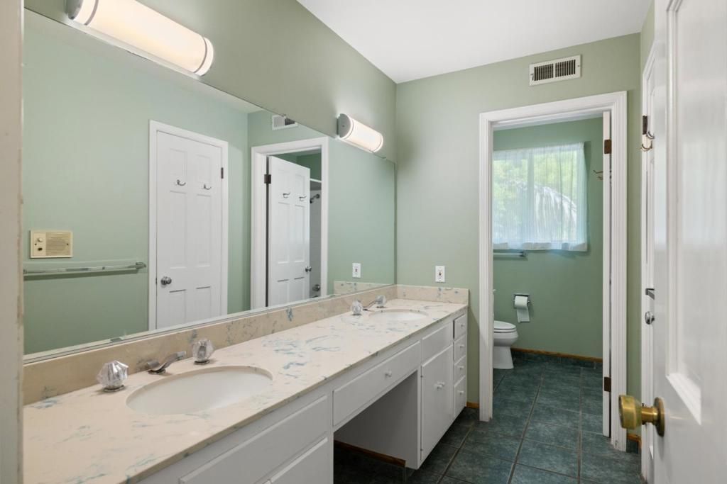 Image 22 of property listing at 225 Coleridge Avenue, Palo Alto, CA 94301