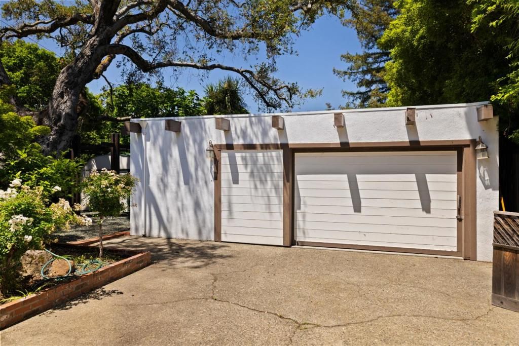 Image 28 of property listing at 225 Coleridge Avenue, Palo Alto, CA 94301
