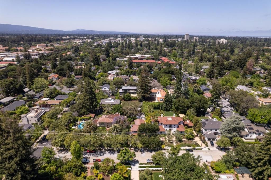 Image 32 of property listing at 225 Coleridge Avenue, Palo Alto, CA 94301
