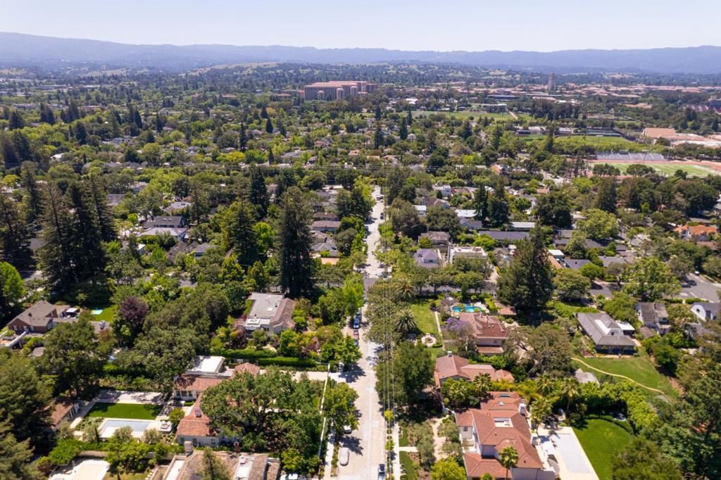 Image 34 of property listing at 225 Coleridge Avenue, Palo Alto, CA 94301