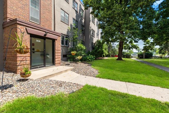 3126 W Bde Maka Ska Boulevard 411, Minneapolis, MN 55416
